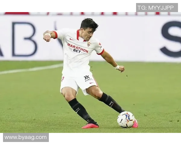 黑白足球明星男头的魅力与风采解析，探索他们背后的故事与成就